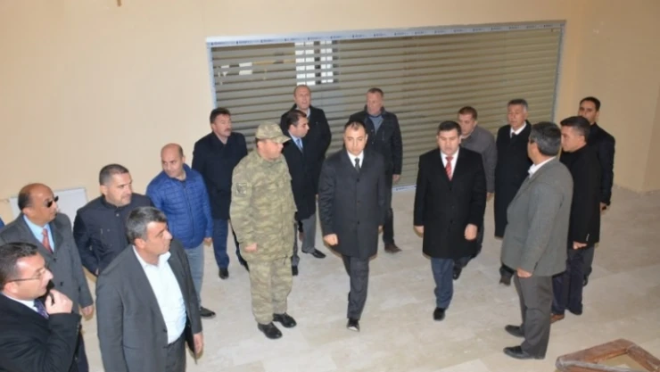 Vali Toprak Yazıhan'da