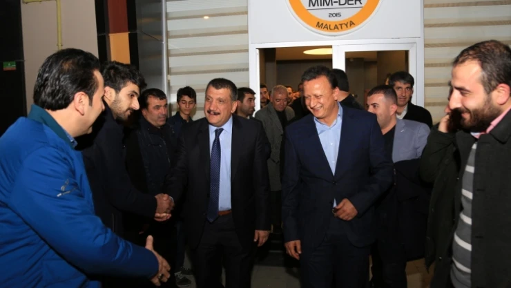 Gürkan inşaat müteahhitleri ile bir araya geldi