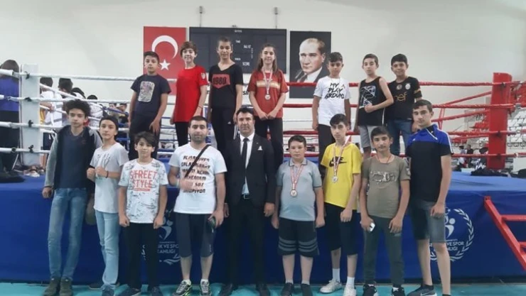 Malatya sporcular muaythai şampiyonasında 5 madalya aldı