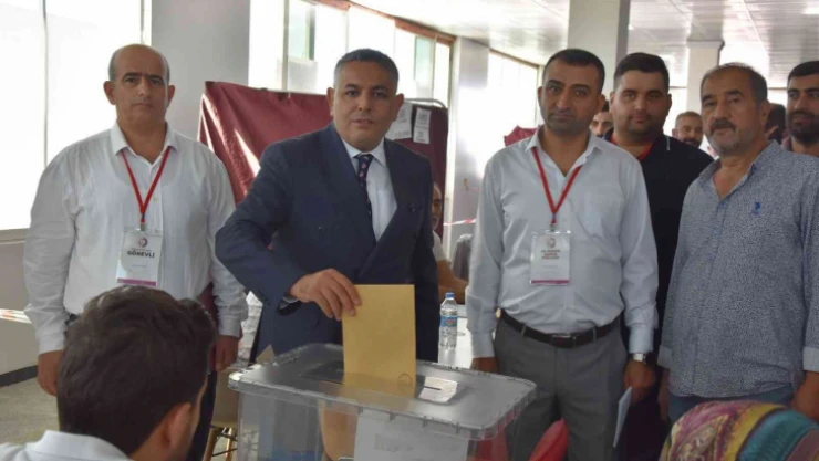 Kazanan Ticaret, Kaybeden Siyaset