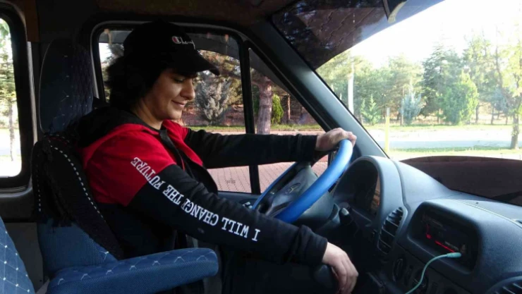 Malatyalı 'Şoför Nebahat' erkeklere taş çıkartıyor