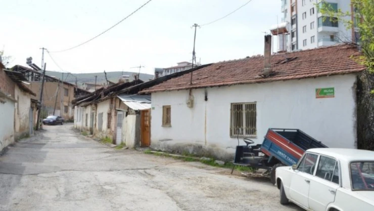 Mersedes Kadir'in ismi doğduğu sokağa verilecek