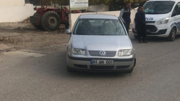 Motosiklet ile otomobil çarpıştı: 1 yaralı