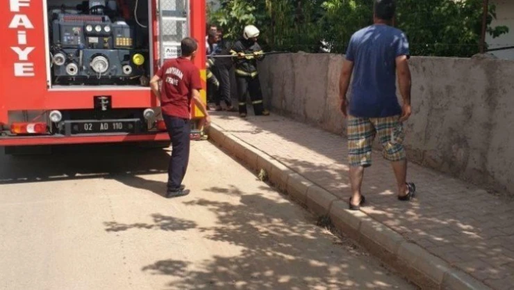 Odunluk yangını korkuttu