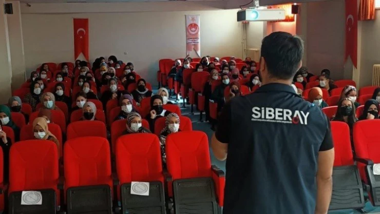 Öğrencilere güvenli internet eğitimi