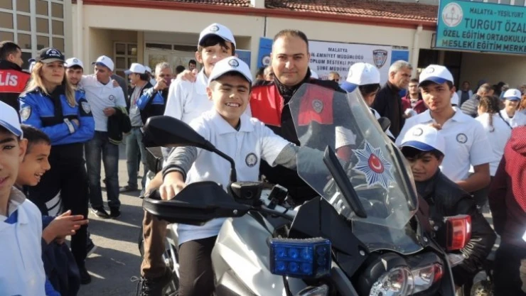 Öğrencilere polislik mesleği tanıtıldı