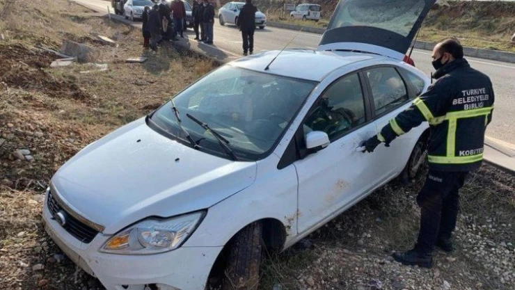 Otomobil şarampole girdi: 2 yaralı