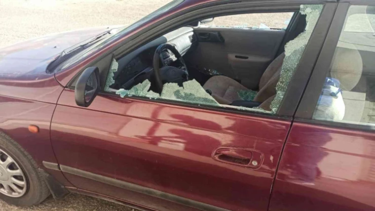 Park halindeki otomobile ateş edildi