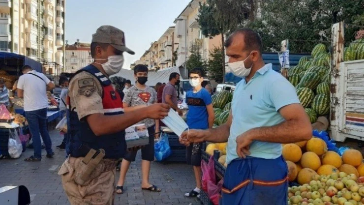 Pazarda Covid-19 denetimi arttırıldı