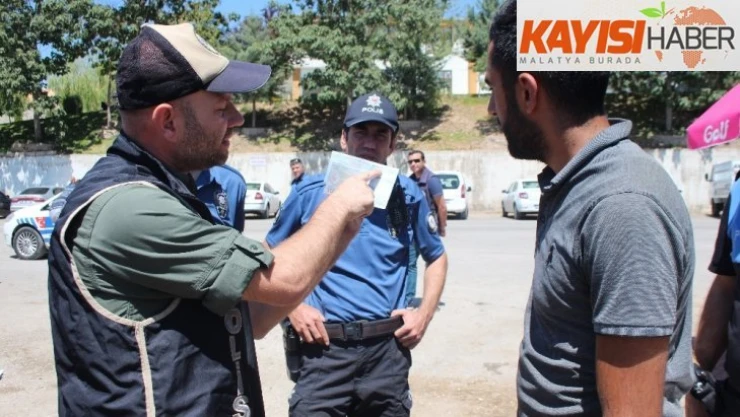 Polisten hayvan satıcılarına 'sahte para' eğitimi