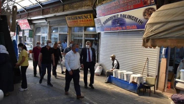 Sadıkoğlu esnafların sorunlarını dinledi