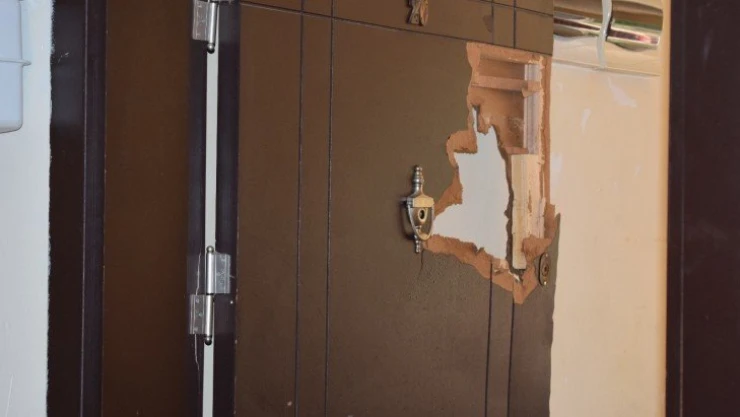 Satırla kendine zarar veren şahsı özel harekat ekipleri etkisiz hale getirdi