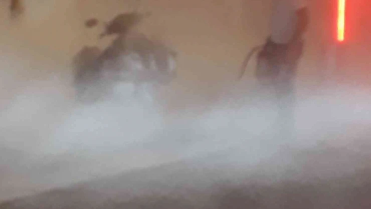 Seyir halindeki motosiklet yandı