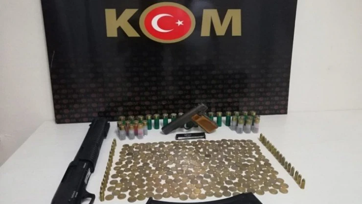 Silahla yaralamaya karışan şahsın evinden tarihi eser çıktı