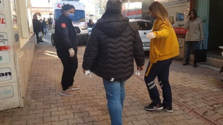 Sokak ortasında saldırıya uğrayarak yaralandı