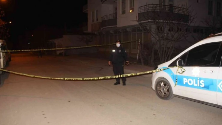 Sokak ortasında silahlı saldırı