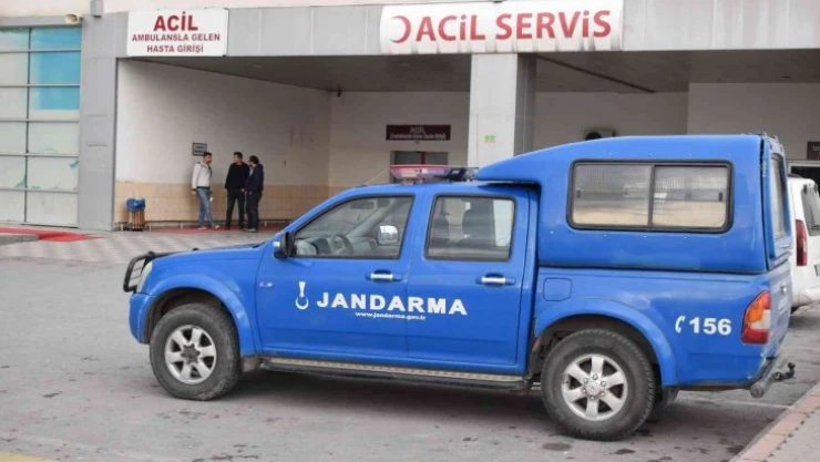 Ruhsatsız tabancayla bacağından vuruldu