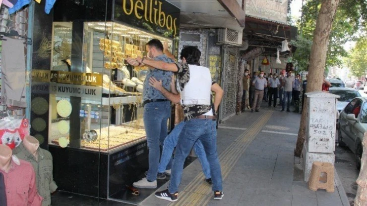 Tatbikatı gerçek sandılar