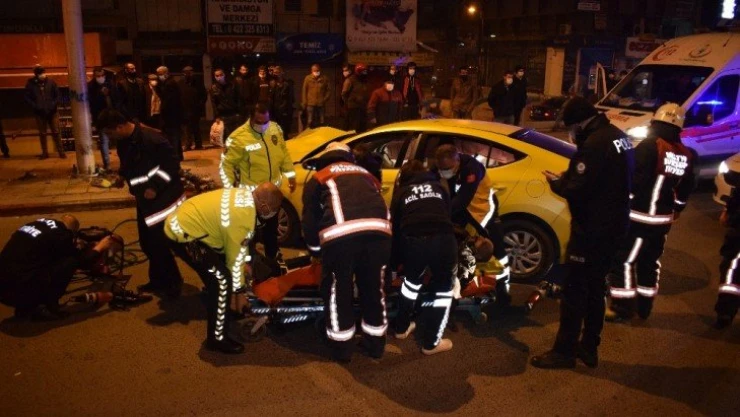 Sıkışan sürücü feci şekilde can verdi