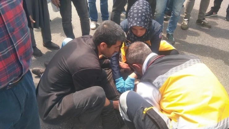 Top oynayan çocuğa otomobil çarptı: 1 Yaralı