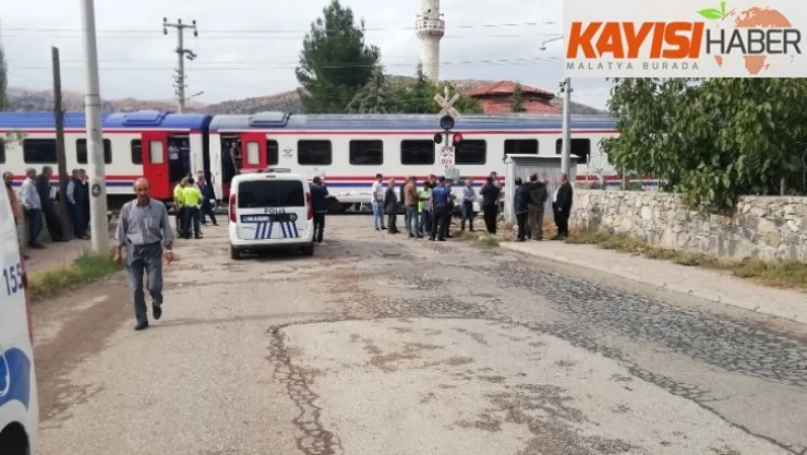 Tren yayaya çarptı