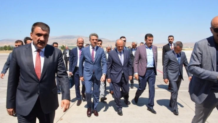 Ulaştırma ve Altyapı Bakanı Turhan Malatya'da
