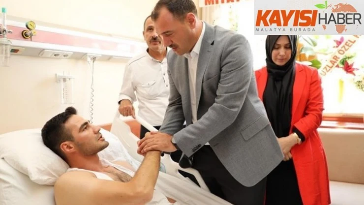 Vali Kaldırım, yaralı Teğmeni ziyaret etti