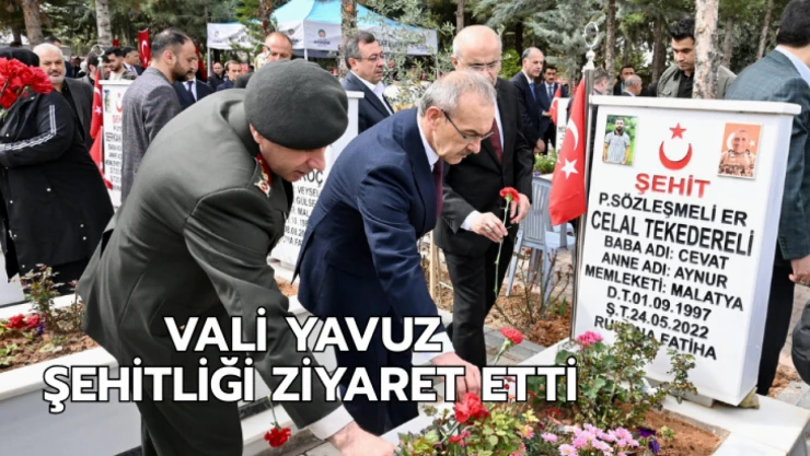 Vali Yavuz Şehitliği ziyaret etti