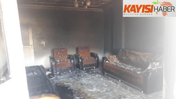 Yangın evi küle çevirdi