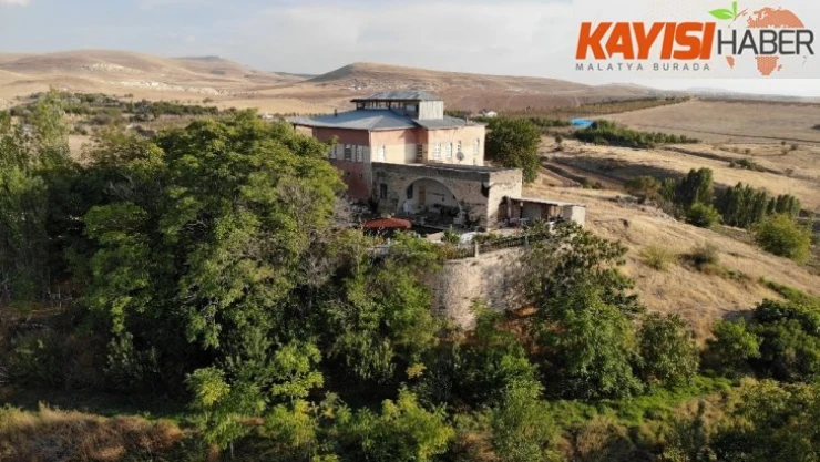 Yaşamın sürdüğü, 150 yıllık tescilli konağın koruma altına alınması bekleniyor