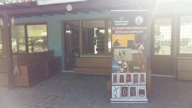 Yazıhan doğal ürünleri üretici pazarında