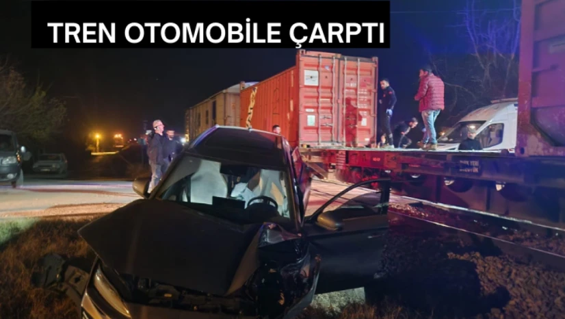Tren otomobile çarptı